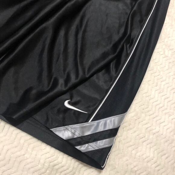 NIKE Sports Shorts Polyester Elastic Wasit Size Boys Kids L Retro Sport Athletic - Picture 2 of 7